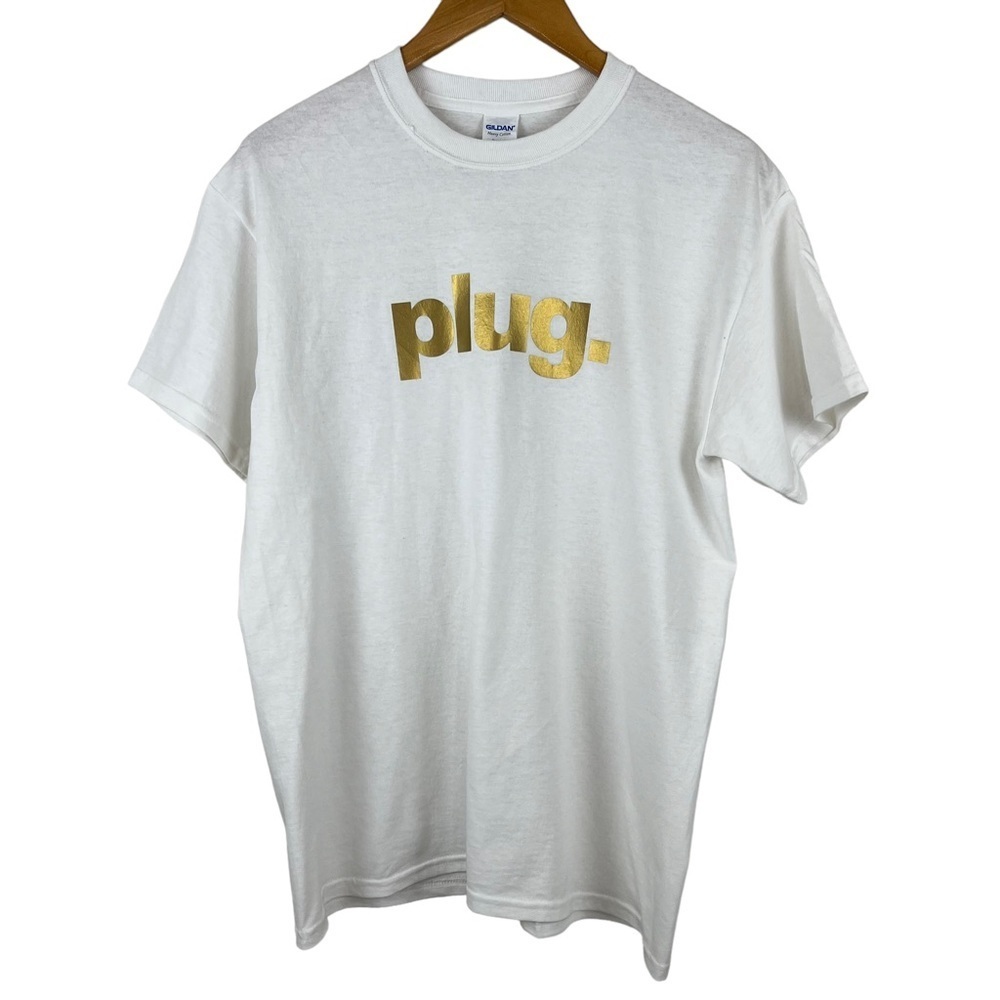 Gildan Men's Unisex White T-Shirt PLUG Gold Letters Size Small Medium 2XL NWOT
